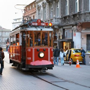 ايقاف “ترامفاي” تقسيم باسطنبول