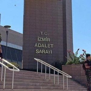 مدينة ازمير.. بدء أكبر محاكمة للمتهمين بالانقلاب الدموري بينهم غولن