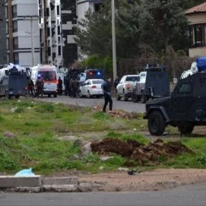 ارتفاع حصيلة الهجوم الإرهابي في ديار بكر إلى 4 شهداء