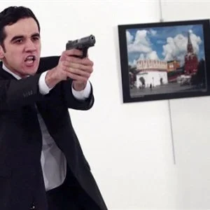 تركيا تتوصل الى معلومات جديدة حول هوية قاتل السفير الروسي