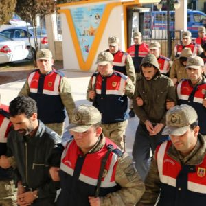 الأمن التركي يقبض على 3 انتحاريين حاولوا التسلل من سوريا