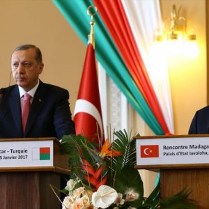 رئيسا تركيا ومدغشقر يؤكدان أهمية الحفاظ على السلام والأمن العالميين