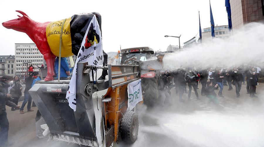 آخر صيحات الاحتجاج …الحليب 1