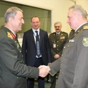 أكار: ينبغي أن يقدم الناتو دعما ملموسا لتركيا في إطار مكافحة الإرهاب