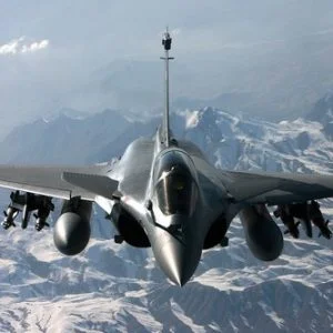 اتفاق تركي بريطاني لتطوير جيل جديد من الطائرات المطاردة