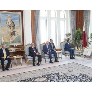 أمير قطر يستقبل رئيس اتحاد الغرف التجارية التركية