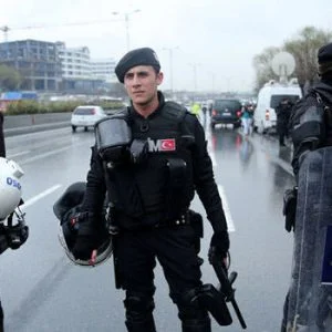 هجوم إرهابيّ مسلّح على الشرطة في أسانيورت بإسطنبول