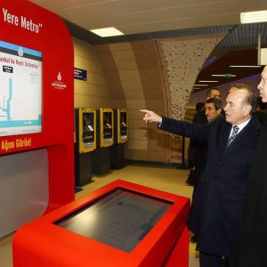 شاهد الرئيس أردوغان يقود "مترو أنفاق" جديد بإسطنبول 5