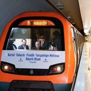 شاهد الرئيس أردوغان يقود "مترو أنفاق" جديد بإسطنبول 7