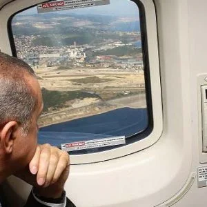 جولة خارج البلاد بصحبة الرئيس التركي “رجب طيب إردوغان”.. جائزة لافضل روائي للعام 2017