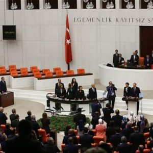 ما هي التعديلات الدستورية التي صوت البرلمان التركي عليها ؟