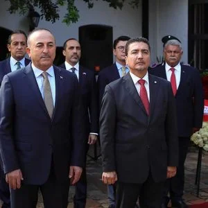 لأول مرة في تاريخ الخارجية التركية …جاويش أوغلو يزور الباراغواي