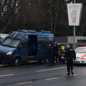 سويسرا توقف شخصًا رفع شعار “بي كا كا” بتظاهرة منددة بالإرهاب بتركيا