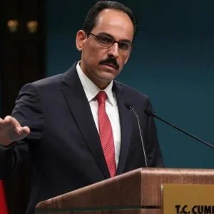 متحدث الرئاسة التركية: تقاربنا مع روسيا لن يؤثر سلبا على علاقتنا مع واشنطن