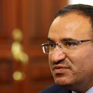 تركيا: رفض اليونان تسليم 8 انقلابيين ألحق أضرارًا كبيرة بعلاقات البلدين