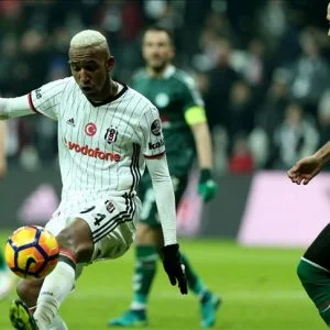 بشيكطاش يفوز بخماسية ويعتلي القمة التركية