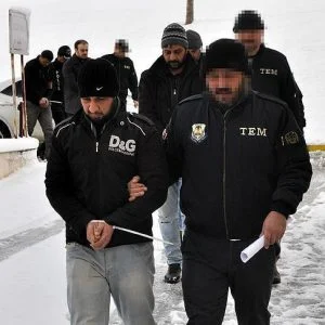 تركيا.. توقيف ثلاثة أشقاء “عراقيين” يشتبه بانتمائهم لـ”داعش”