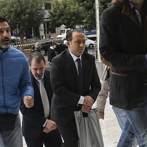 اليونان: قرار المحكمة بعدم تسليم العسكريين الانقلابيين لتركيا “مُلزم”