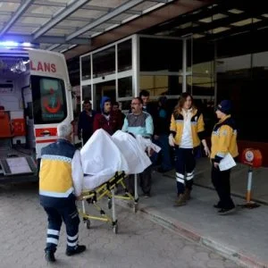 نقل 14 جريحاً من “السوري الحر” للعلاج بتركيا