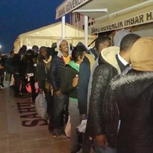 ايقاف 60 مهاجرا خلال محاولتهم الوصول إلى جزر يونانية