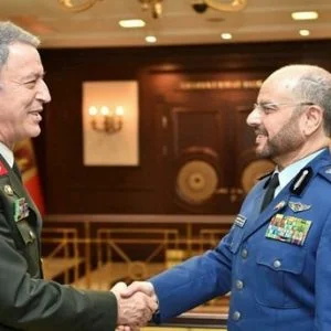 رئيس الأركان التركي يستقبل نائب رئيس الأركان السعودي