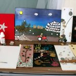 احجار نهر الفرات.. لوحات فنية بديعة و مورد رزق لنساء "ألازيغ" 2 احجار نهر الفرات.. لوحات فنية بديعة و مورد رزق لنساء "ألازيغ" 1