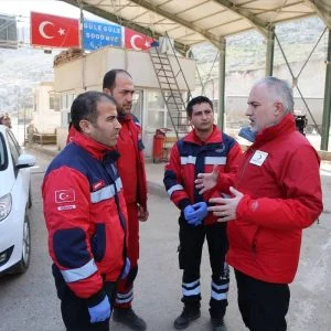 الهلال الاحمر التركي عازم على فتح مستشفيات في ادلب و اعزاز السوريتين