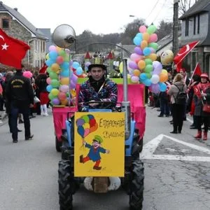 قرية “الأتراك” في بلجيكا تبتهج بكرنفالها السنوي