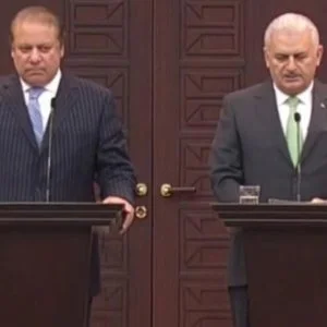 نواز شريف: ندعم تركيا في محاربة الإرهاب