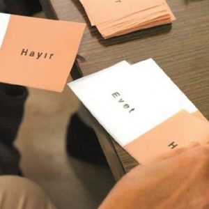 لجنة الانتخابات التركية تعلن موعد الاستفتاء على الدستور