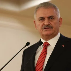 يلدريم يطلع بومبيو على مقاربة تركيا حيال مكافحة منظمة “غولن” الإرهابية