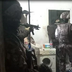 تركيا.. إلقاء القبض على 10 مشتبهين بالانتماء لـ”بي كا كا”