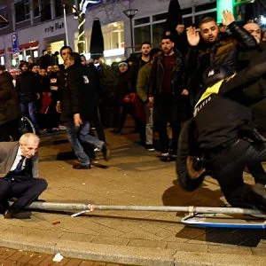 تركيا تمهل هولندا لتعديل خطأها