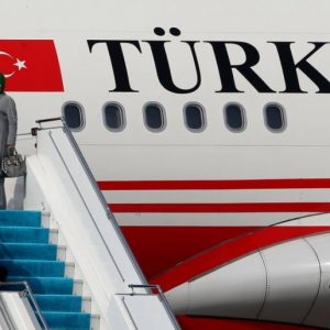 الرئيس أردوغان يغادر باكستان عقب اختتام قمة “التعاون الاقتصادي”