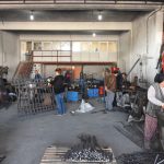 يضربن الحديد و يقطعنه.. نساء تركيات يقتحمن عالم الياقات الزرقاء 11