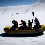 بالصور..تعرف على رياضة التجديف على الثلج التي تجذب الرياضيين في تركيا 9