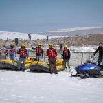 بالصور..تعرف على رياضة التجديف على الثلج التي تجذب الرياضيين في تركيا 11