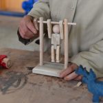 بالصور.. انامل سورية و تركية تحيل الخشب الى العاب للاطفال 4 بالصور.. انامل سورية و تركية تحيل الخشب الى العاب للاطفال 3