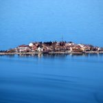 “المدينة الهادئة” في إسبرطة التركية.. نافذة على بحيرة السبعة ألوان 13