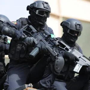 بينهم 16 تركيا.. الأمن السعودي يلقي القبض على 76 مشتبها