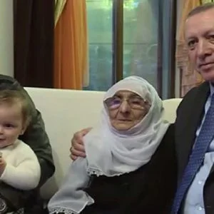 تعرف على الرياضي الذي زاره اردوغان في بيته