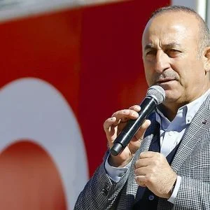 جاويش أوغلو ينتقد الإعلام الأوروبي ويصف صحفييه بـ”الكاذبين والعنصريين”