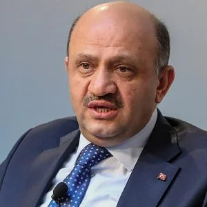 وزير الدفاع التركي: على واشنطن أن تفي بتعهدها بانسحاب “ب ي د” من غرب الفرات