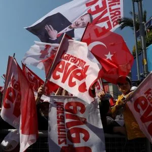 حزب الشعب الجمهوري المعارض: سنطالب بإعادة فرز 60 % من الأصوات