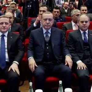 اردوغان يرتدي سترة واقية من الرصاص.. هل تلقى معلومات عن محاولة اغتياله؟