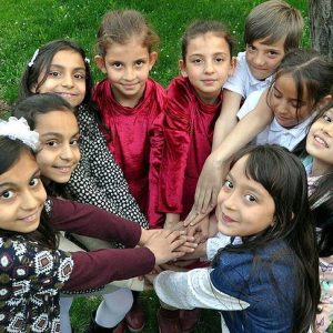 9 توائم أتراك يدرسون في فصل واحد بمركز تعليمي