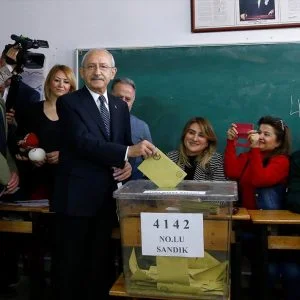 كليجدار اوغلو: انا سعيد واتمنى ان تكون النتائج خيرا لتركيا