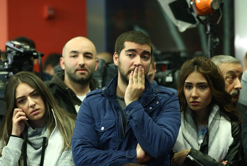 حالة من الحزن تخيم على أعضاء حزب الشعب الجمهوري المعارض 7