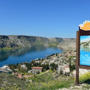 مدينة "الورود السوداء" التركية تستعد لاستقبال زوارها 1