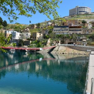 مدينة "الورود السوداء" التركية تستعد لاستقبال زوارها 13